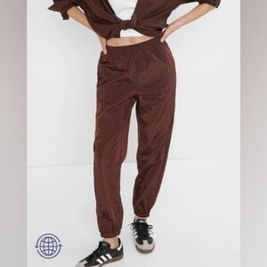 NWT Gap High Rise Nylon Windbreaker Brown Jogger Pants‎ Medium